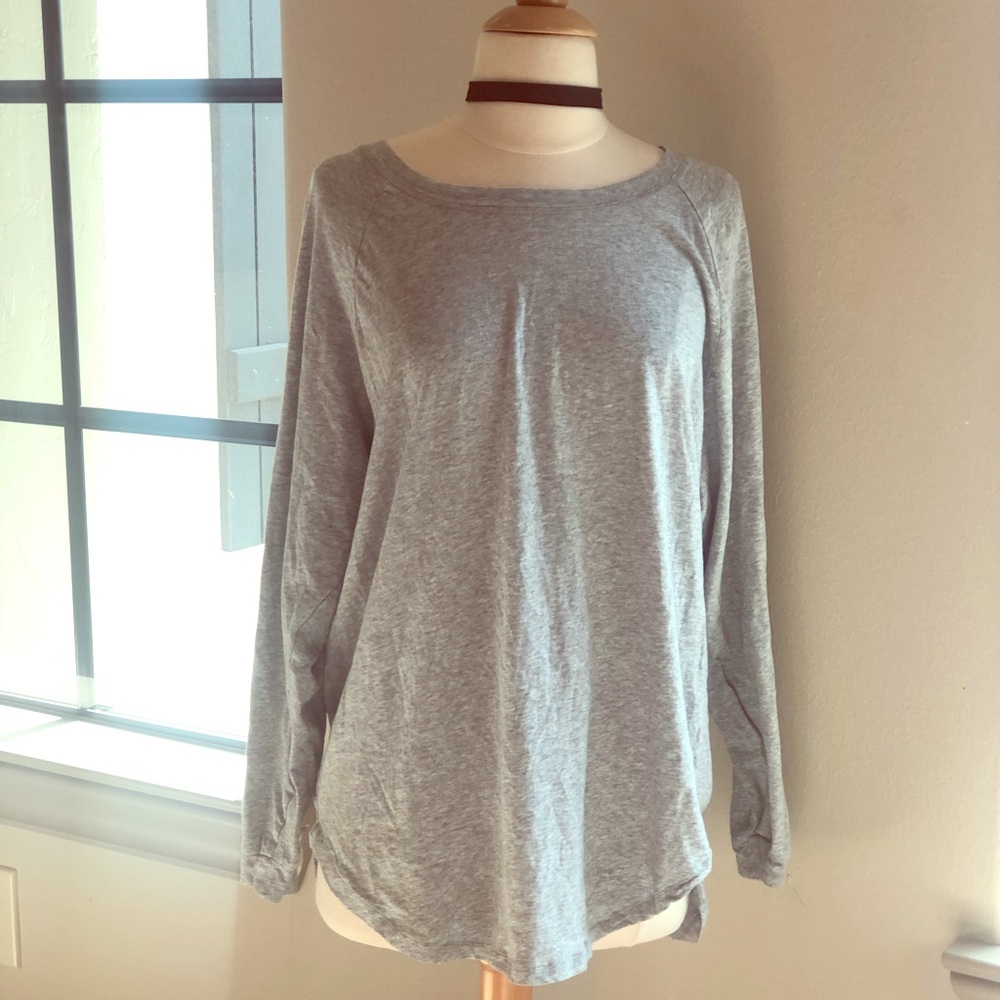 Long sleeve gray shirt